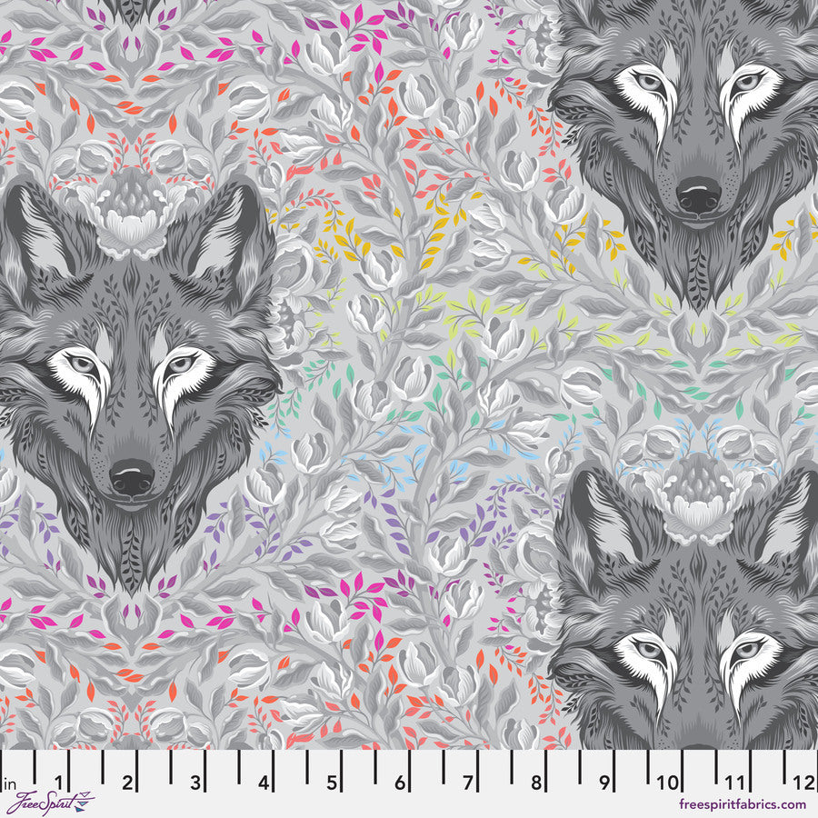 Tula Pink Graywork – Wolf of Pink Street Fog | PWTP256.FOG | FreeSpirit Fabrics